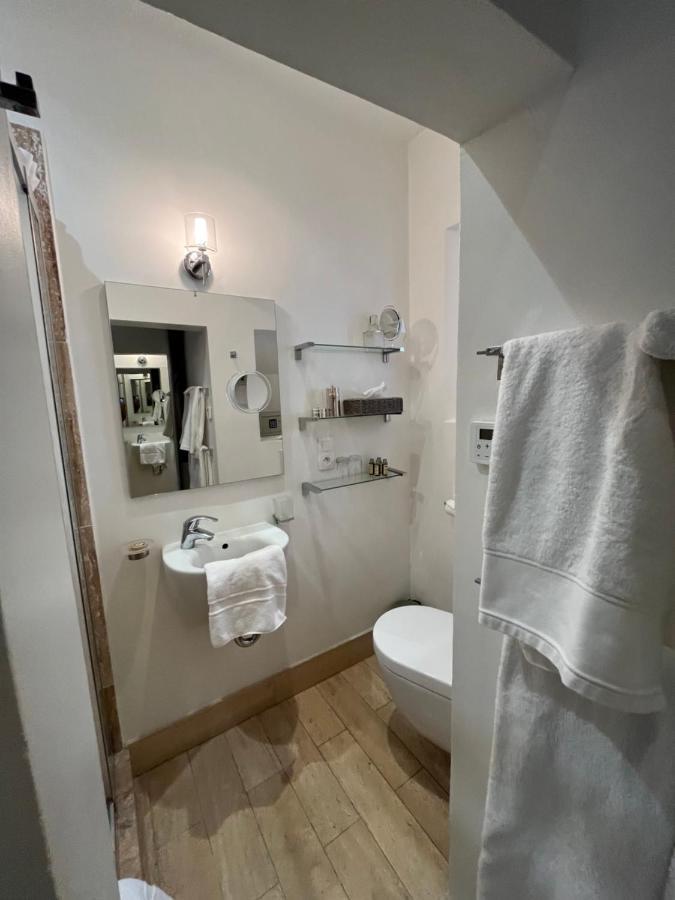 Face Au Palais Bed and Breakfast Avignon Buitenkant foto
